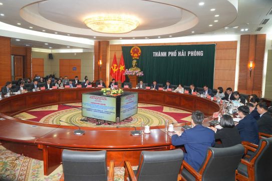 海防与中国云南河口县及越南老街省交流经济区和自由贸易区发展的经验