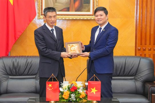 Đoàn đại biểu thành phố Phòng Thành Cảng, Quảng Tây (Trung Quốc) thăm, làm việc tại Hải Phòng