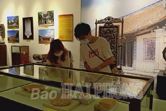 Các di tích, danh lam thắng cảnh của Hải Phòng thu hút nhiều người đến tham quan