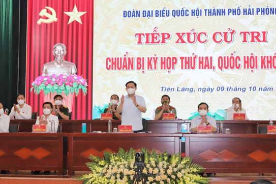 Chủ tịch Quốc hội Vương Đình Huệ tiếp xúc cử tri huyện Tiên Lãng