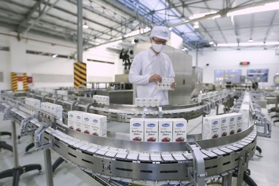 Doanh thu tăng, xuất khẩu của Vinamilk 'vượt sóng' COVID-19 ấn tượng