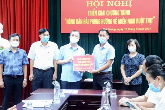 Cán bộ, hội viên, nông dân trên địa bàn thành phố tích cực chung tay hướng về miền Nam ruột thịt