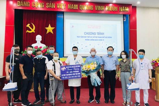Hiệp hội Thương gia Đài Loan tại Hải Phòng trao tặng máy thở hỗ trợ thành phố chống dịch