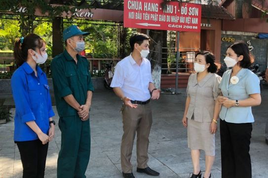 Trưởng Ban Tuyên giáo Thành ủy kiểm tra công tác phòng, chống dịch COVID-19 và chuẩn bị năm học mới tại quận Đồ Sơn