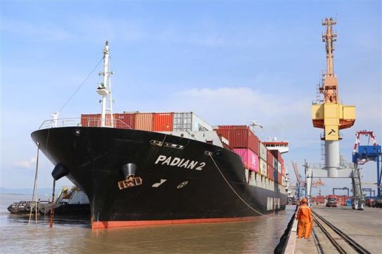 Cảng Hải Phòng đón thành công ba tàu container của Hãng Maersk Line
