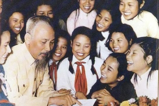 Vun đắp truyền thống hữu nghị, xây dựng đất nước hùng cường