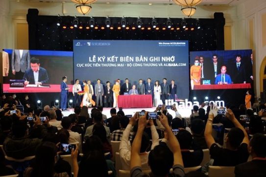 Vietrade, Alibaba.com shake hands in supporting SMEs to overcome COVID-19