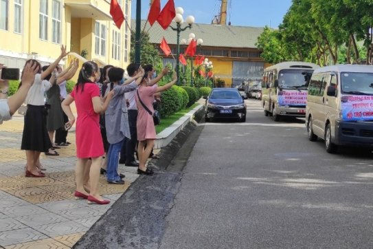 426 cán bộ, sinh viên y tế Hải Phòng, Hải Dương hỗ trợ Hà Nội chống dịch