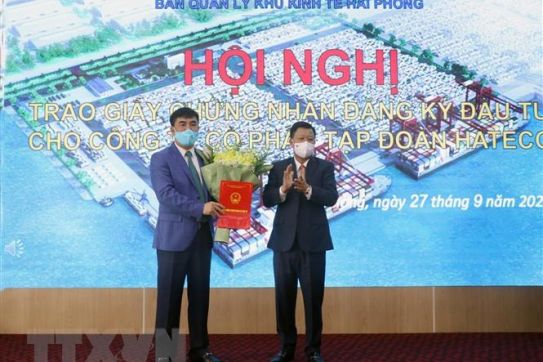 Hai Phong grants investment certificate to terminal construction project