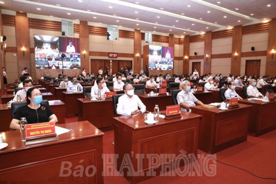 Chủ tịch Quốc hội Vương Đình Huệ và đại biểu Quốc hội thành phố khóa 15 tiếp xúc cử tri báo cáo kết quả kỳ họp thứ nhất