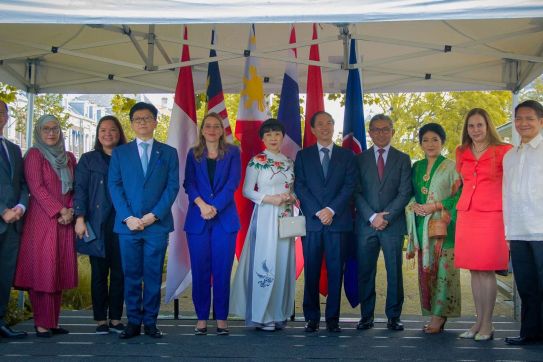 Đại sứ quán Việt Nam tại Hà Lan tổ chức Lễ thượng cờ ASEAN