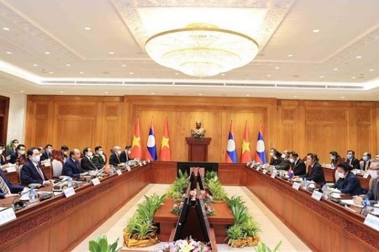 Vietnamese President Nguyen Xuan Phuc meets with Chairman of Lao NA