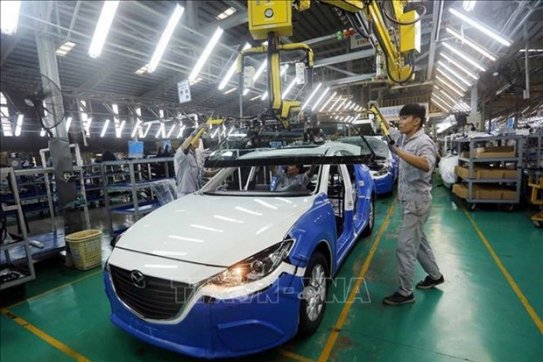 Automobile producers struggle with lack of microchip