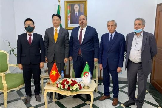 Vietnamese, Algerian parties bolster relationship