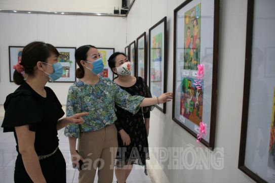 Triển lãm tranh thiếu nhi “Vì một thế giới hòa bình”
