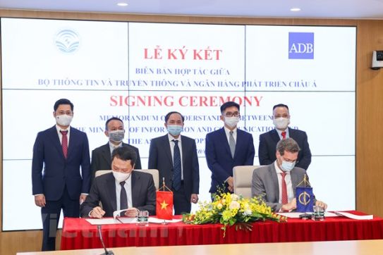 Bộ TT&TT hợp tác với ngân hàng ADB triển khai chuyển đổi số quốc gia
