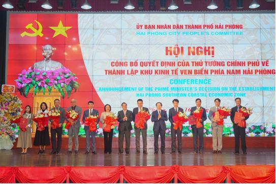 Standing Committee of Hai Phong Party Committee Meets with Professors, Educators, and Outstanding Artists of 2024