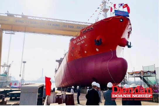 Successful Launch of 13,000-Ton Oil/Chemical Tanker for Export to South Korea