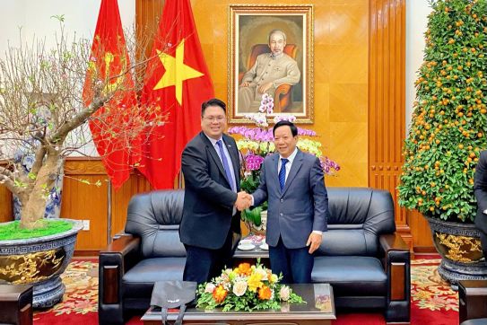 市人民委员会副主席阮德寿与新加坡PSA国际集团合作