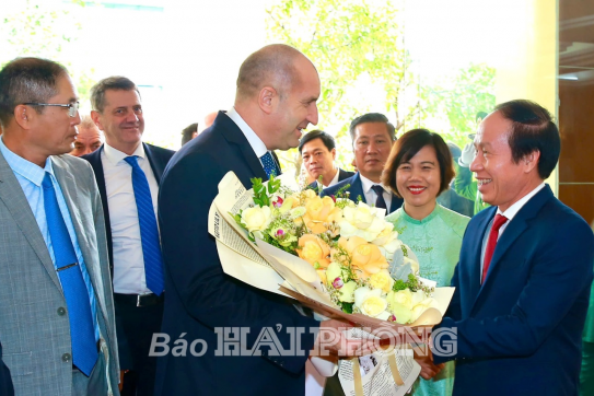 Bulgarian President Visits Hai Phong to Strengthen Cooperation