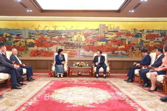 海防市委书记黎进州会见中国深圳大学中国经济特区研究中心代表团