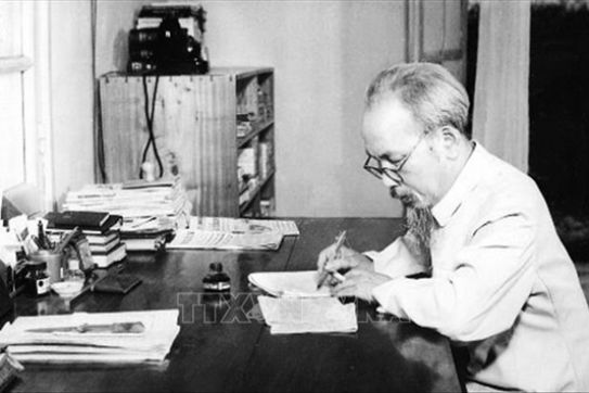 Học tập và làm theo phong cách làm báo của Chủ tịch Hồ Chí Minh