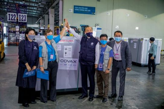 Ngoại giao và ‘cuộc chiến’ tiếp cận nguồn cung vaccine