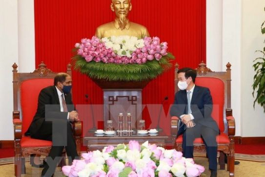 Vietnam attaches importance to cooperation with Singapore
