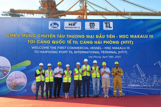 Hai Phong TIL International Terminal Officially Begins Operations with First Commercial Vessel Arrival