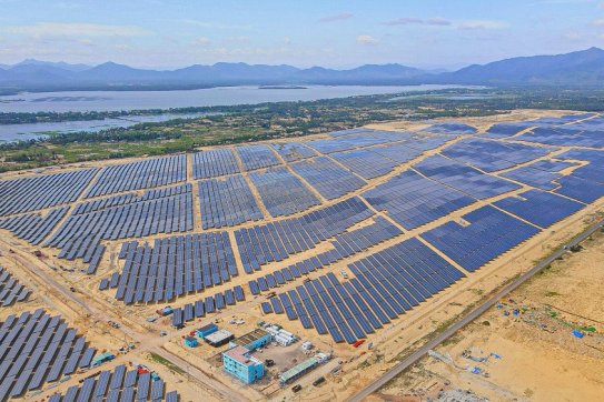Chuyên gia quốc tế: Việt Nam trở thành hình mẫu phát triển điện mặt trời và điện gió