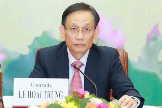 Party official meets new chiefs of Vietnamese representative agencies abroad