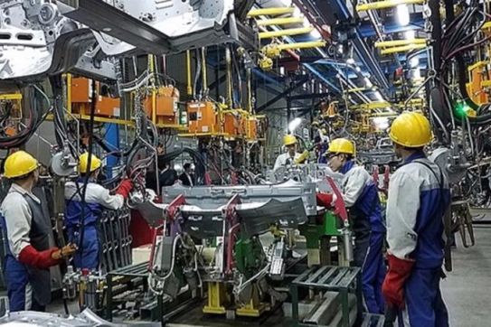 Sản xuất công nghiệp khởi sắc trong trạng thái bình thường mới