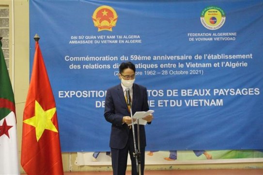 Triển lãm ảnh danh lam thắng cảnh Algeria và Việt Nam tại Algiers