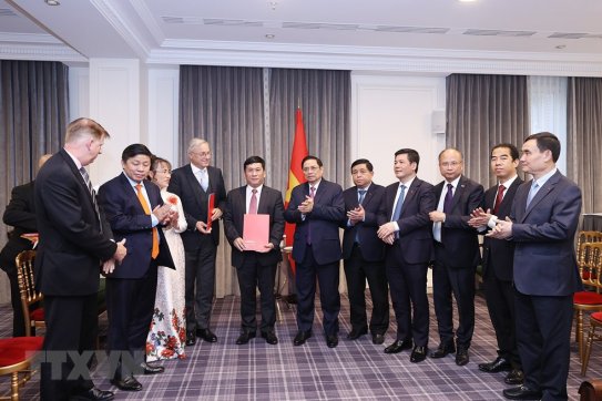 Thủ tướng tiếp một số doanh nghiệp, tập đoàn lớn của Pháp