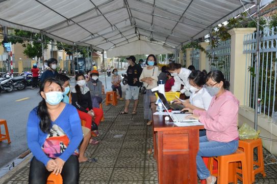 Deputy PM urges accelerating process for vaccine passport recognition