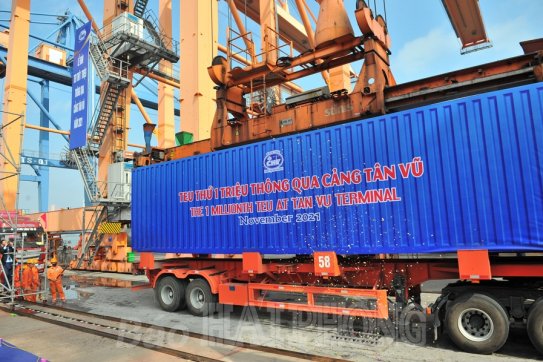 Cảng Hải Phòng đón container thứ 1 triệu tại chi nhánh cảng Tân Vũ