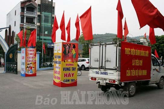 Lễ mít tinh, trưng bày cụm cổ động về bình đẳng giới và phòng, chống bạo lực trên cơ sở giới