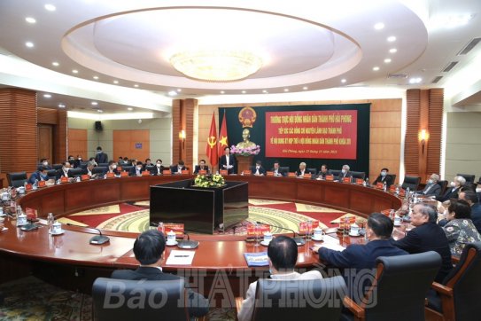 Thường trực HĐND thành phố tiếp xúc cử tri là các đồng chí nguyên lãnh đạo thành phố về nội dung kỳ họp thứ 4 HĐND thành phố khoá 16