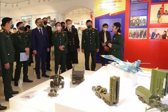 Exhibition on Vietnam – Russia friendship opens in Hanoi