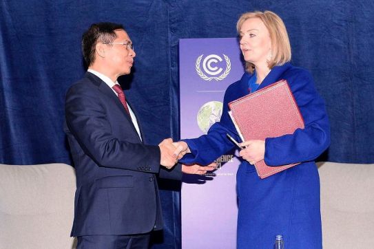 Vietnamese FM meets with British counterpart on sidelines of COP26