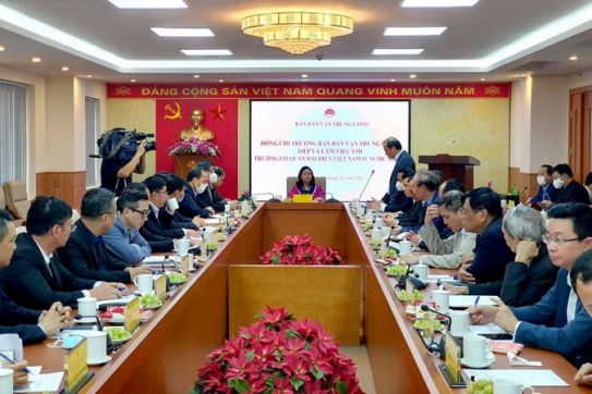 Nâng hiệu quả công tác về người Việt ở nước ngoài trong tình hình mới