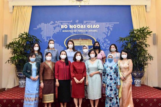 Nhóm AWCH: Chất keo gắn kết của phụ nữ cộng đồng ASEAN tại Việt Nam