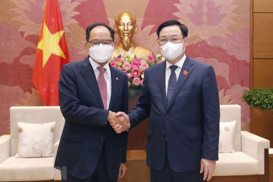 Chủ tịch Quốc hội Vương Đình Huệ tiếp Đại sứ Hàn Quốc và Đại sứ Ấn Độ