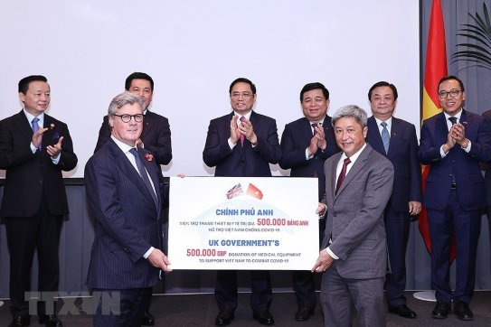 Thủ tướng Phạm Minh Chính làm việc với lãnh đạo Tập đoàn AstraZeneca