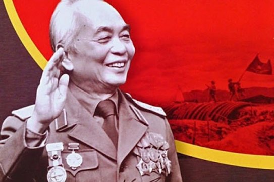 Đại tướng Võ Nguyên Giáp, thiên tài quân sự, nhà lãnh đạo có uy tín lớn, tấm gương ngời sáng về đạo đức cách mạng*