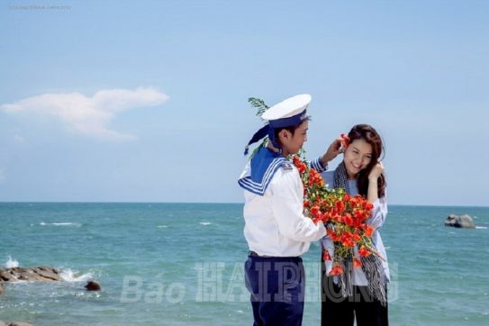 Dạt dào cảm xúc về biển đảo quê hương