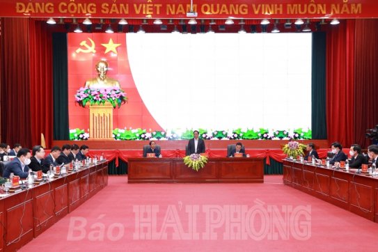 Thủ tướng Chính phủ Phạm Minh Chính làm việc với Ban Chấp hành Đảng bộ thành phố