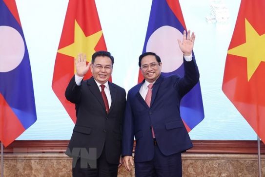 Vietnam ready to assist Laos in fight against COVID-19: PM