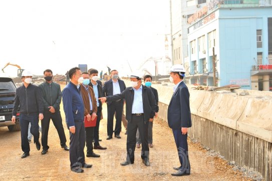 Tập trung cao thi công cầu Rào để thông xe đúng hẹn