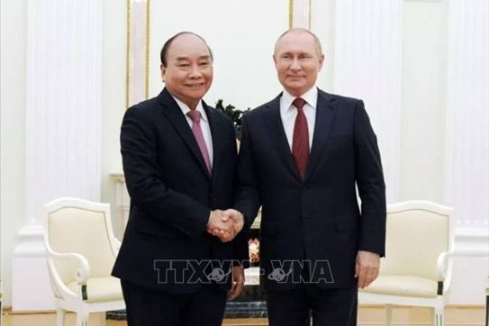 President Nguyen Xuan Phuc holds talks with Russian counterpart Vladimir Putin